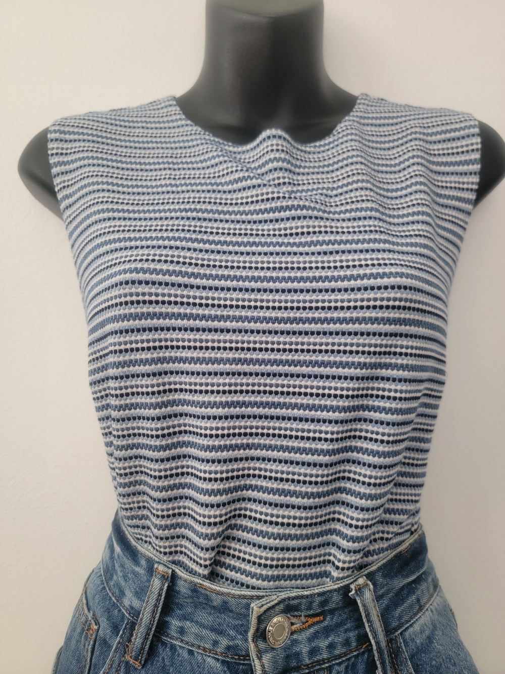 Sleeveless Striped Knit Tank Top - Blue/White